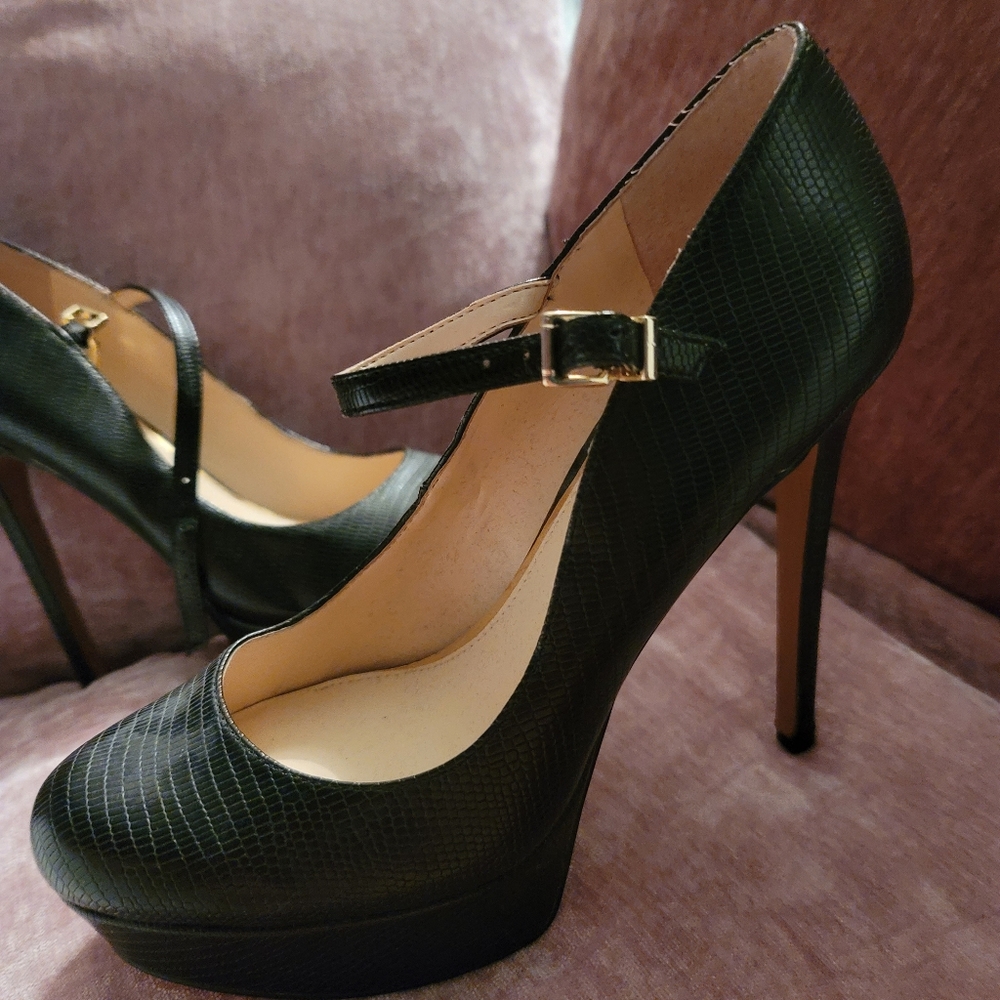 Jessica Simpson 7.5M Black Platform Mary Janes